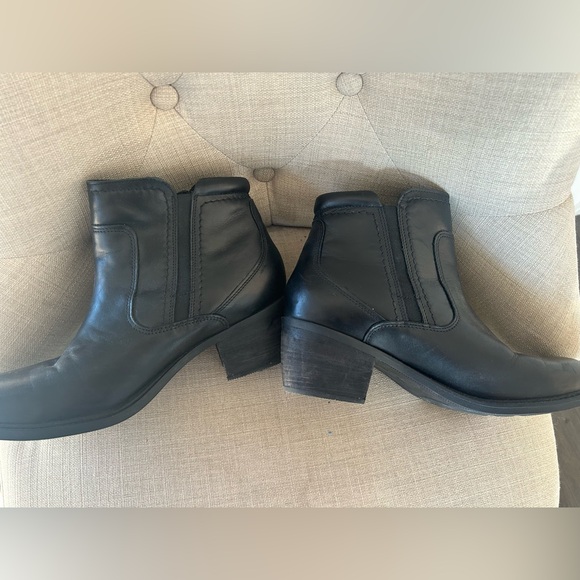 NWOT Clark’s Black Leather Ankle Boots - Picture 6 of 6